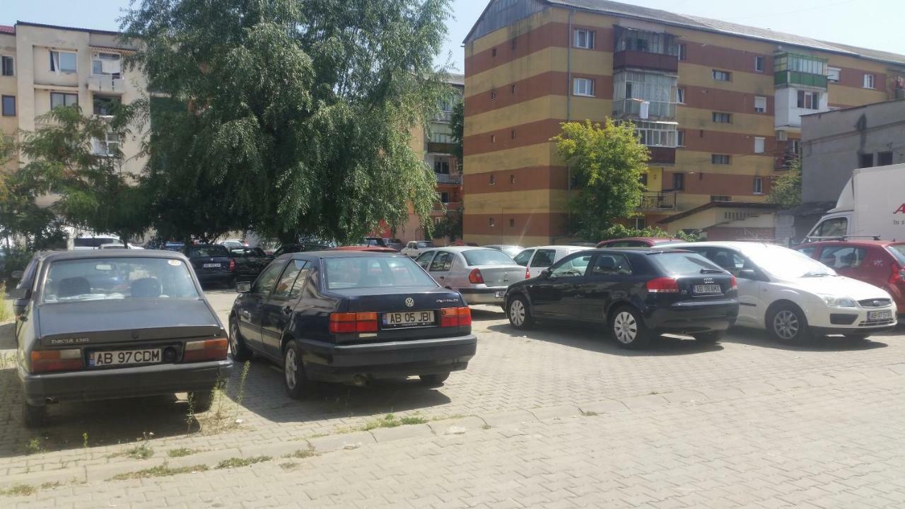 Sfanta Ecaterina - Garsoniera Alba Iulia Apartment Bagian luar foto